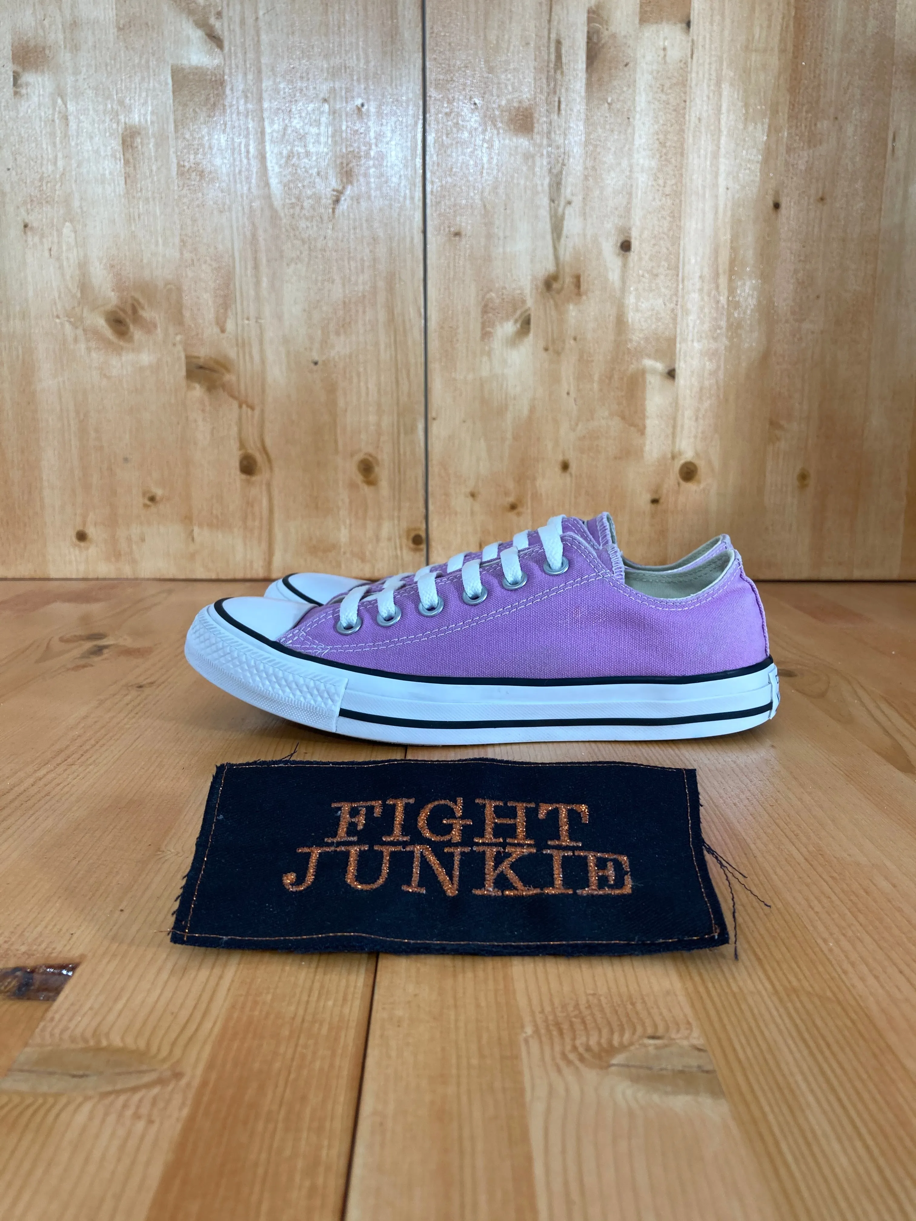 CONVERSE CHUCK TAYLOR ALL STAR Women's Size 7.5 Low Top Shoes Sneakers Purple