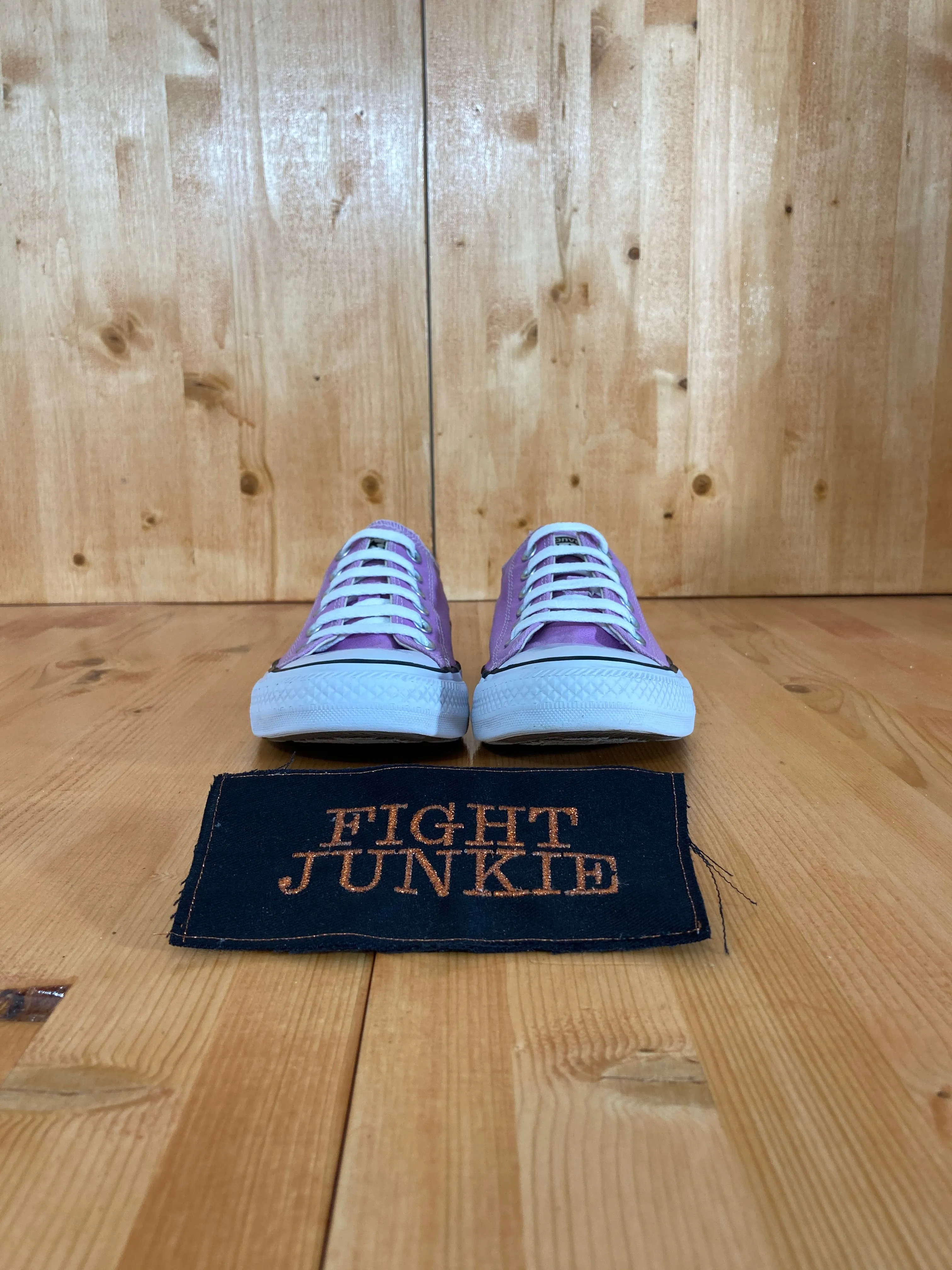 CONVERSE CHUCK TAYLOR ALL STAR Women's Size 7.5 Low Top Shoes Sneakers Purple