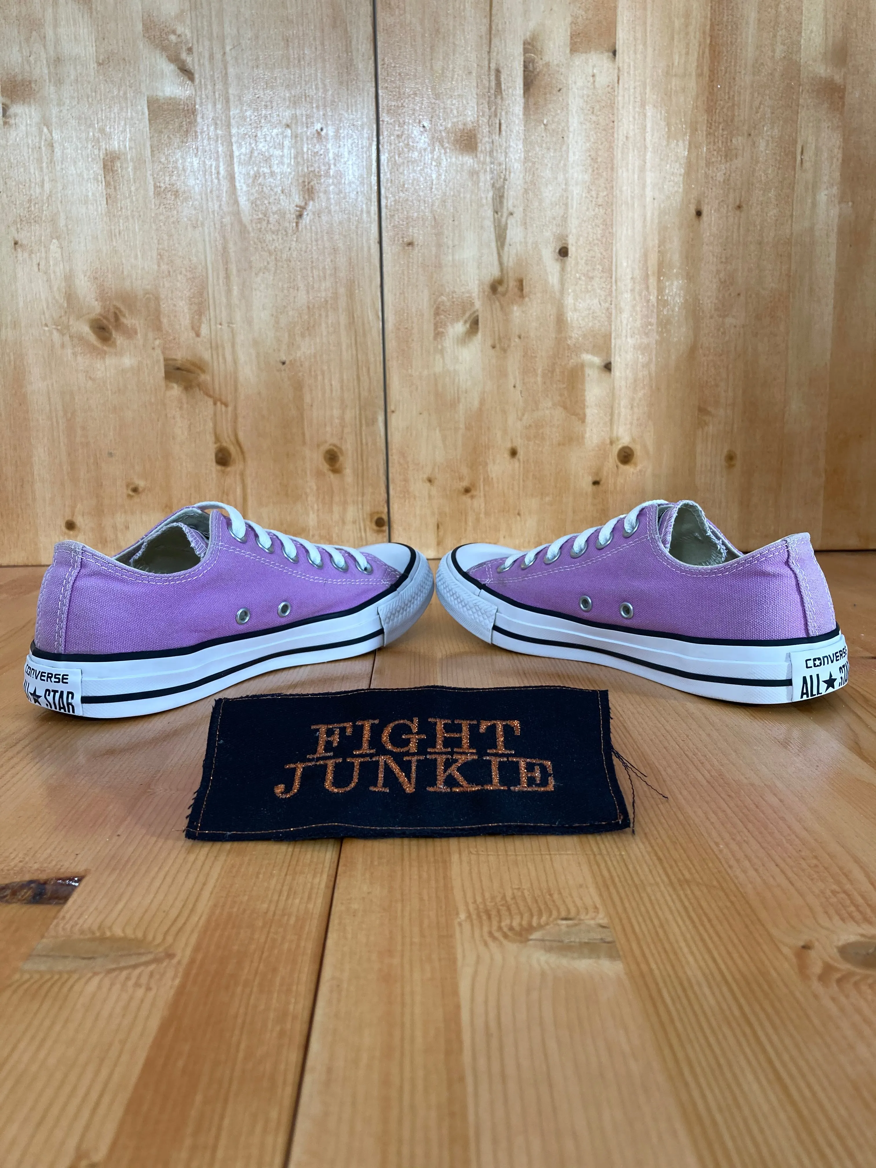 CONVERSE CHUCK TAYLOR ALL STAR Women's Size 7.5 Low Top Shoes Sneakers Purple