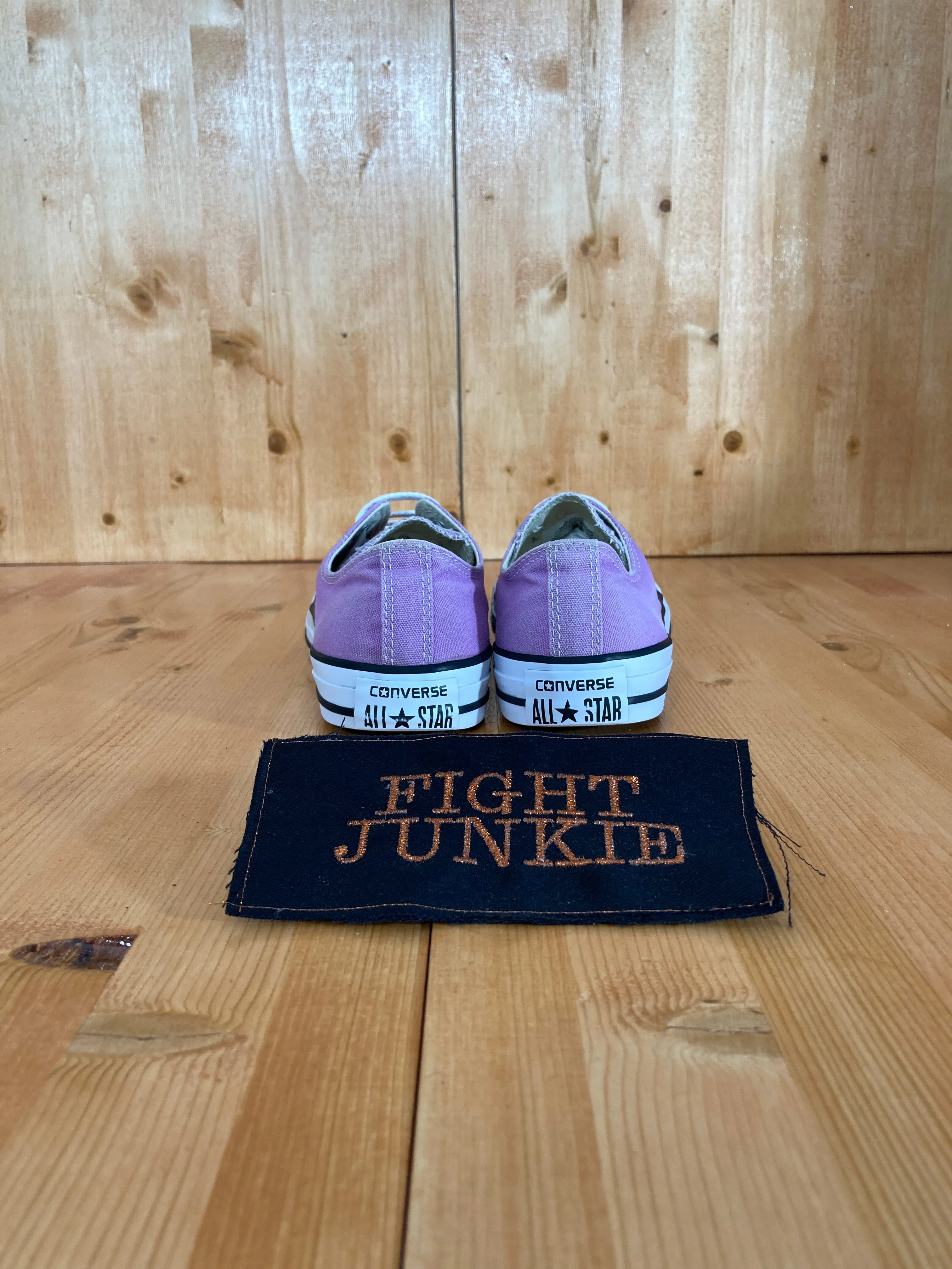 CONVERSE CHUCK TAYLOR ALL STAR Women's Size 7.5 Low Top Shoes Sneakers Purple