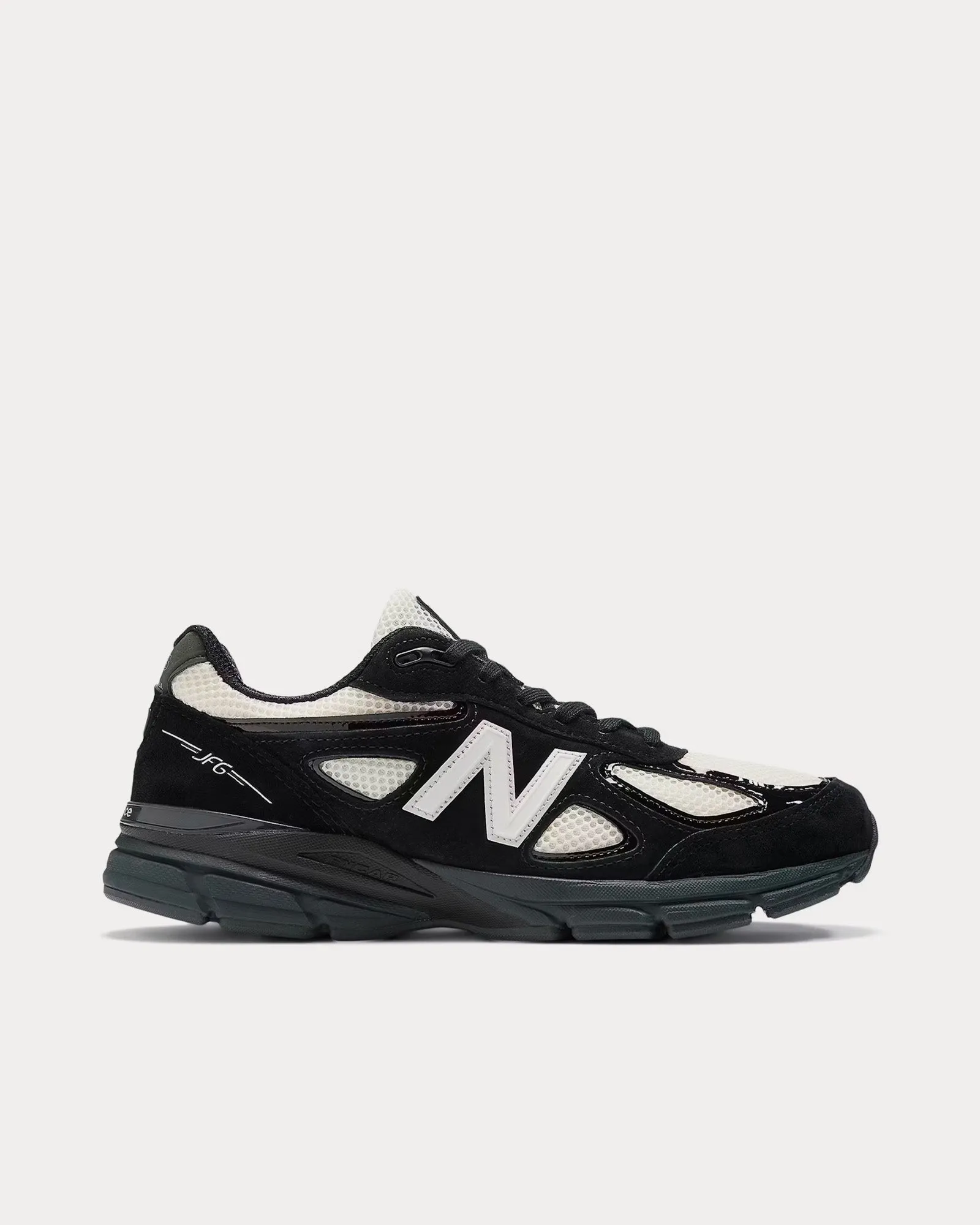 Made in USA 990v4 'Outro' Black / White Low Top Sneakers