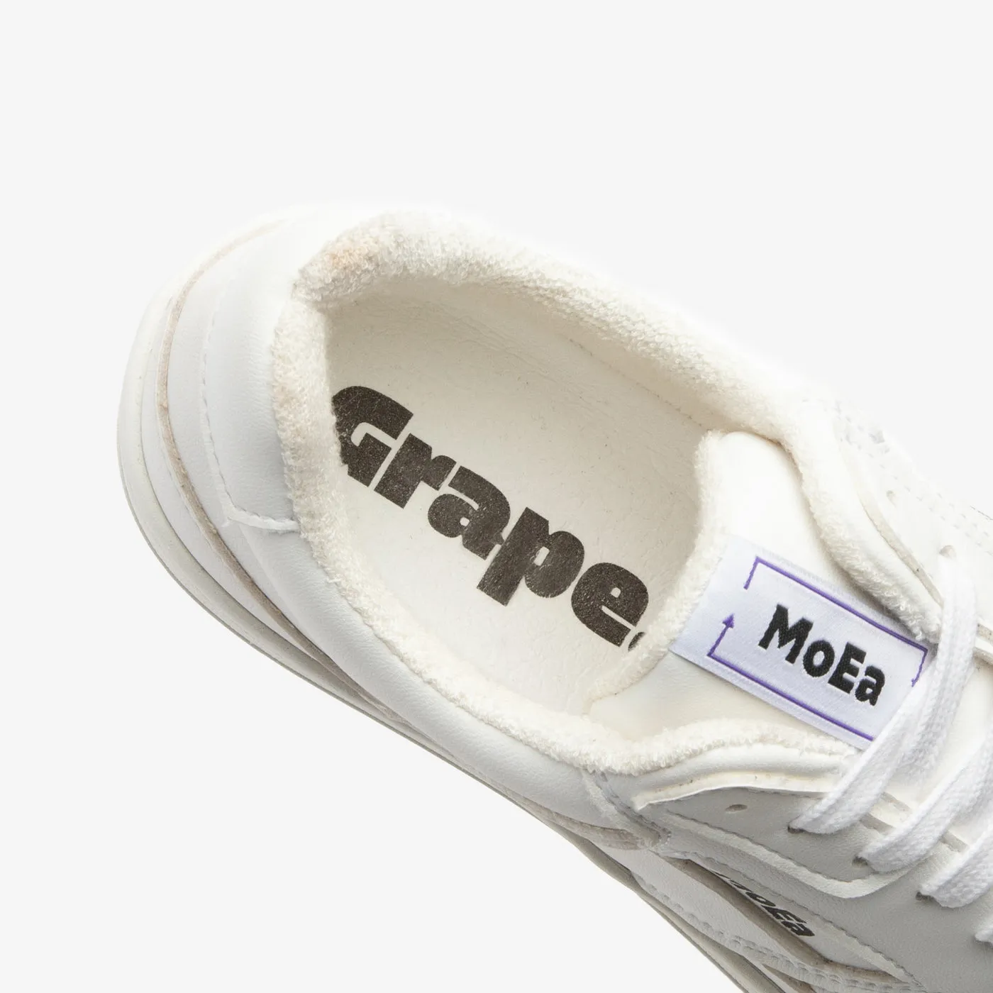 MoEa | GEN1 Grape Vegan Sneakers | All White
