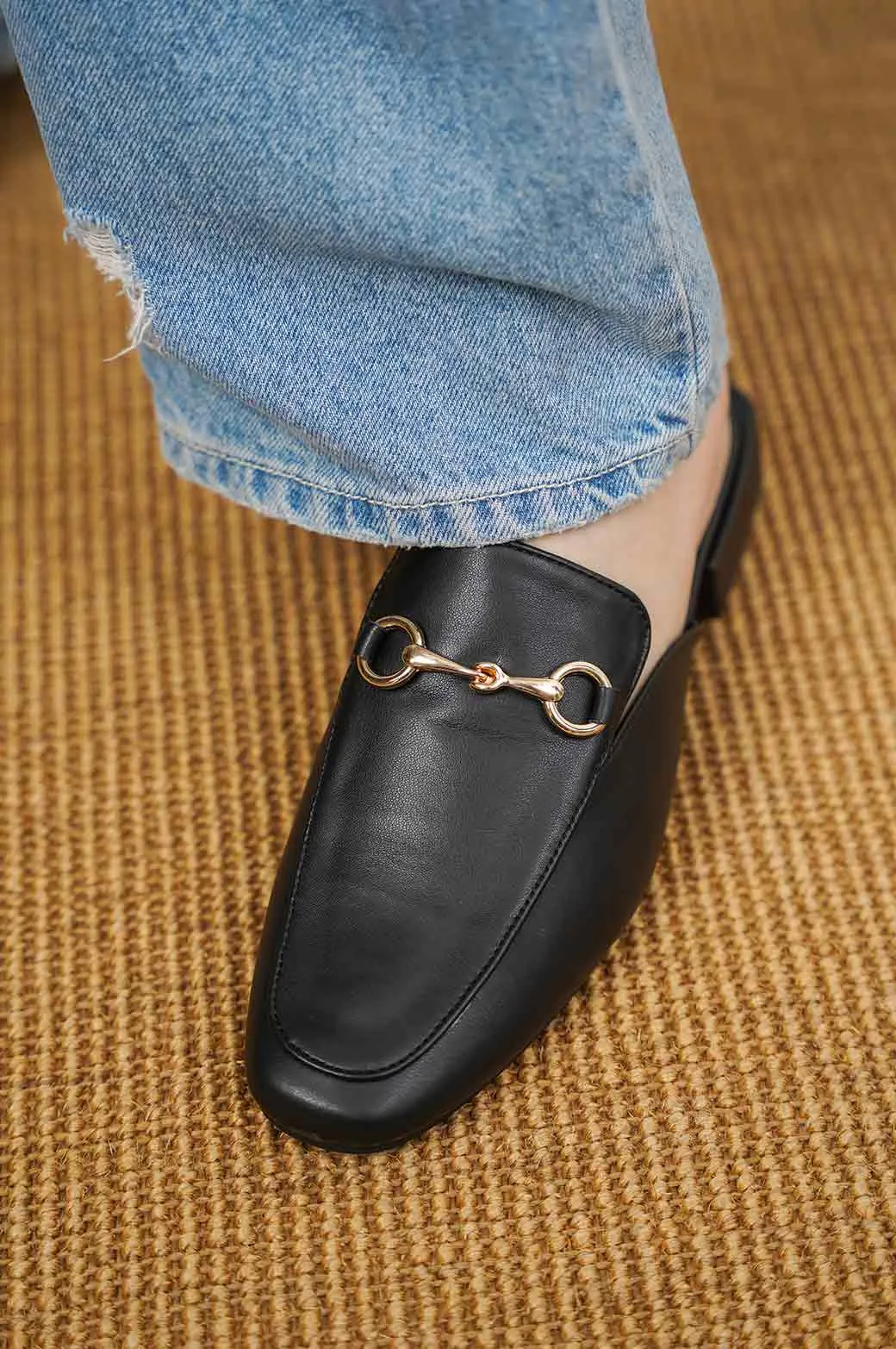 MULES WITH BUCKLE