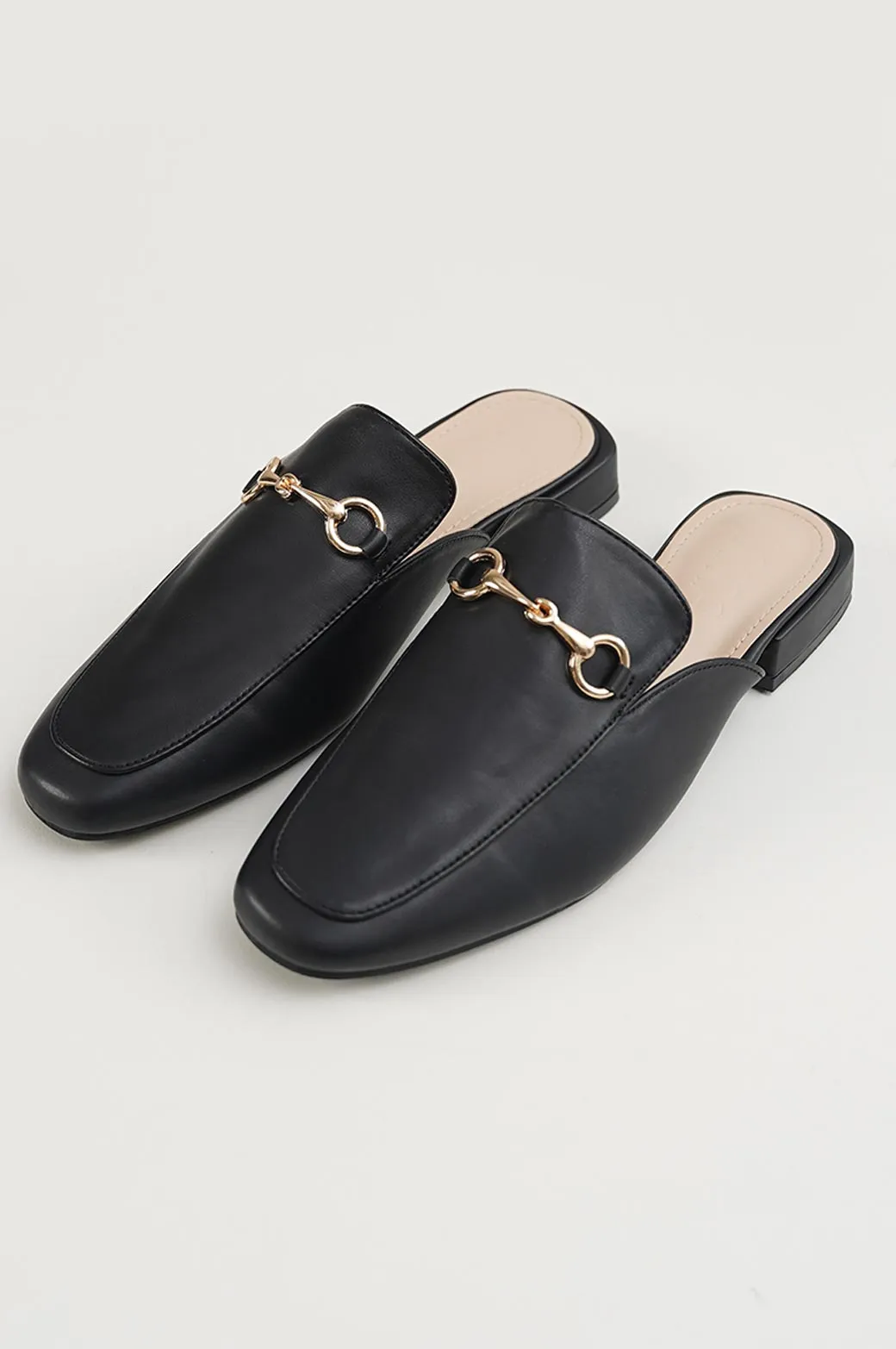 MULES WITH BUCKLE