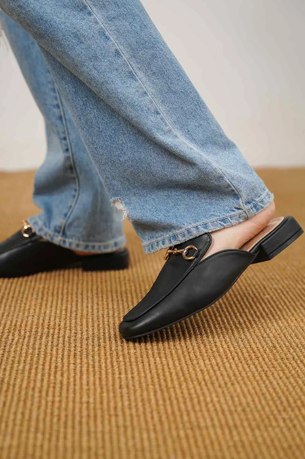 MULES WITH BUCKLE