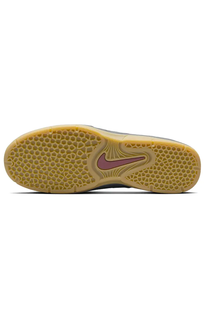 Nike SB Vertebrae TE Skate Shoes