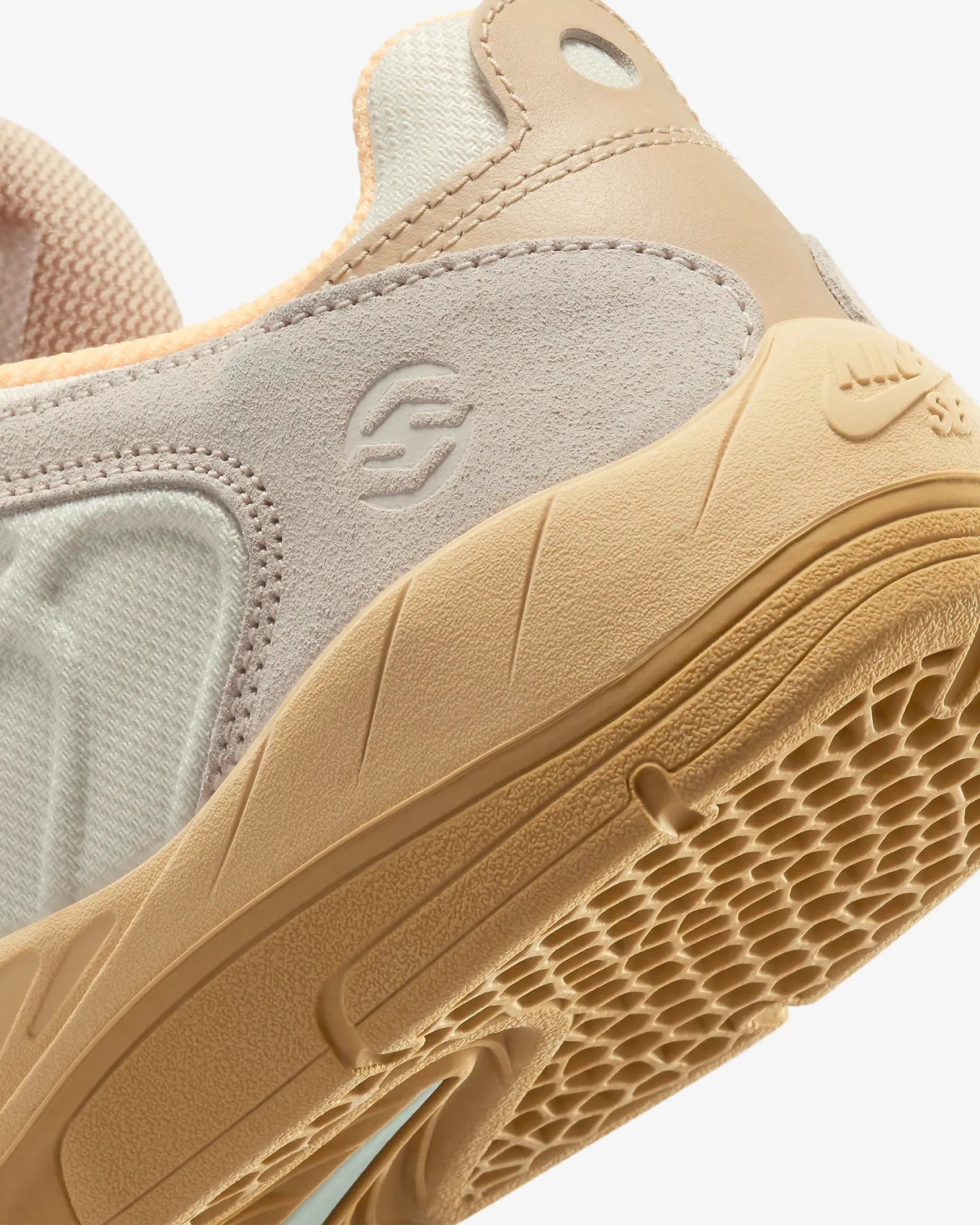 Nike SB Vertebrae TE Skate Shoes