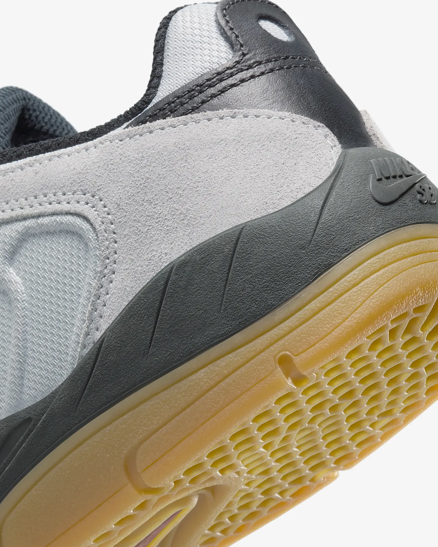 Nike SB Vertebrae TE Skate Shoes