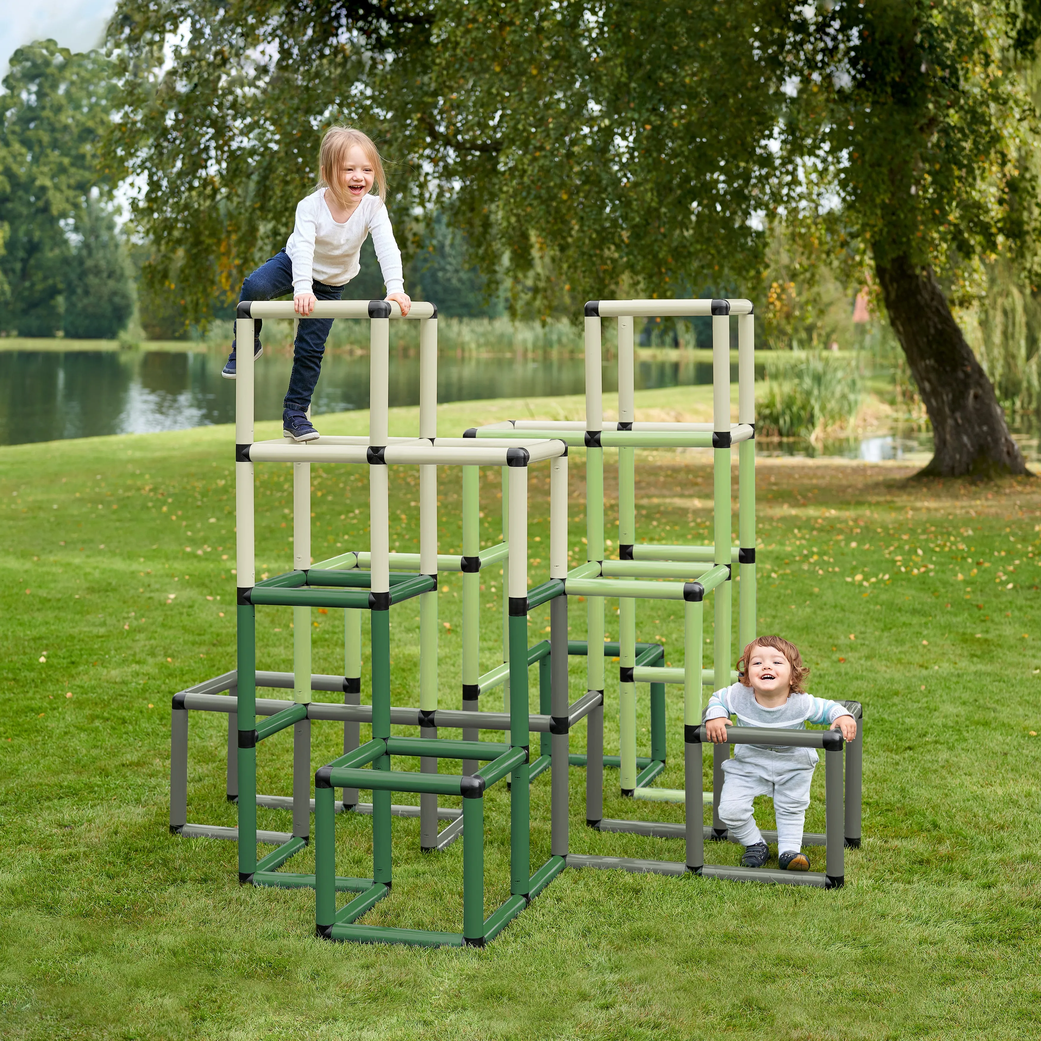 SUPER CLIMBING PYRAMID HOME